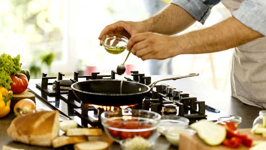 Is Frying with Olive Oil Healthier Than Other Oils?