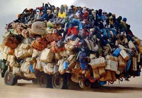 Why The Bandwagon Effect Beats Advice From Human Experts And A.I.